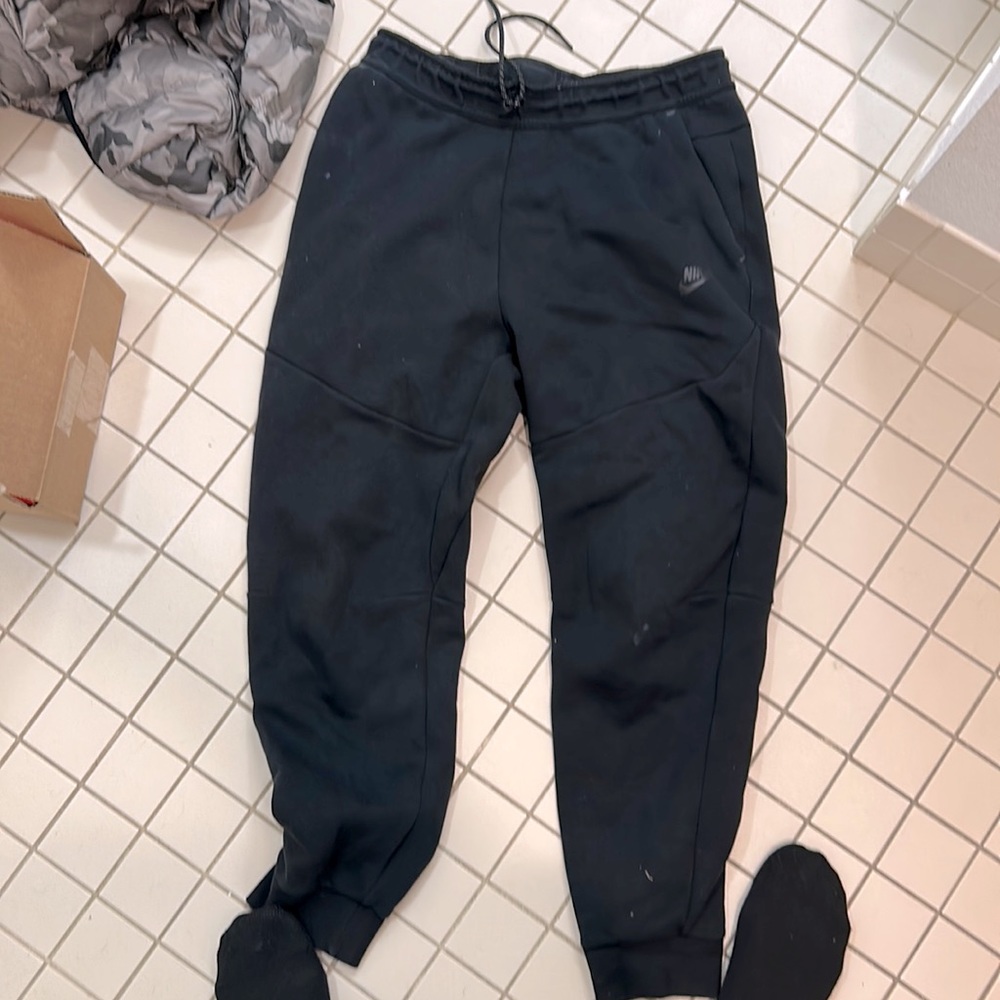 Nike tech (used)